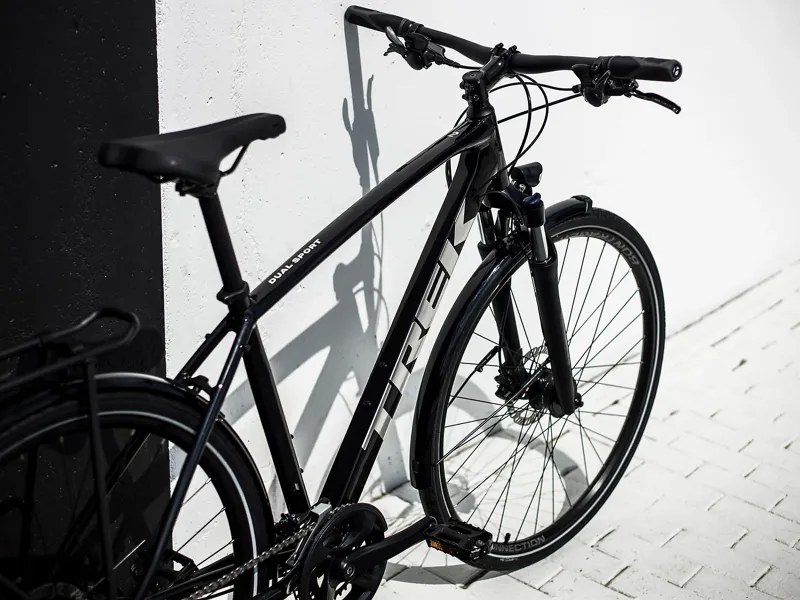 Trek Dual Sport 2 Equipped Hybrid Bike 2022 Black-2