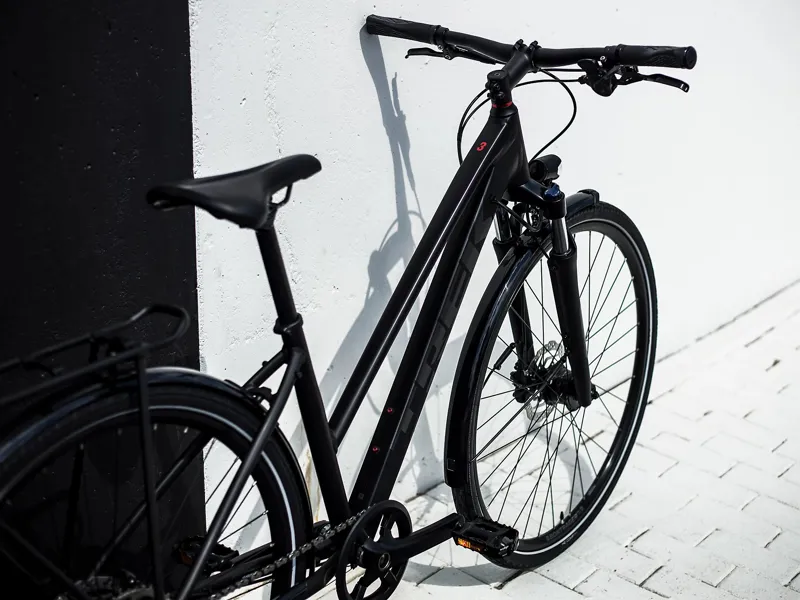 Trek Dual Sport 3 Equipped Hybrid Bike 2022 Matte Trek Black-2