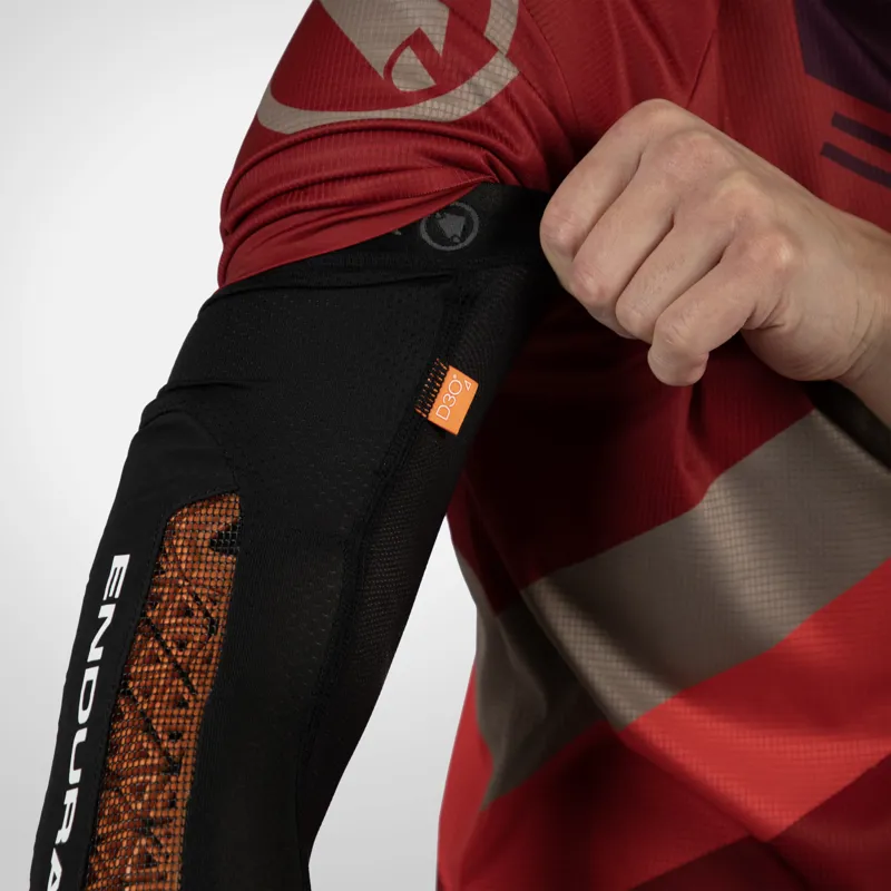 Endura MT500 D3O Ghost Elbow Pad Black-1