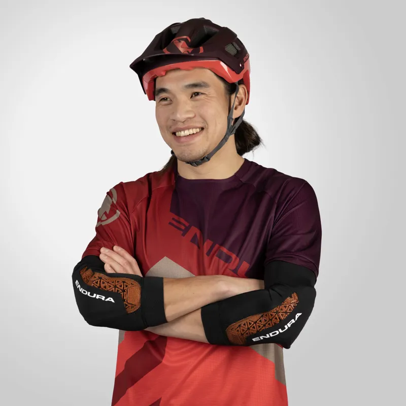 Endura MT500 D3O Ghost Elbow Pad Black-4