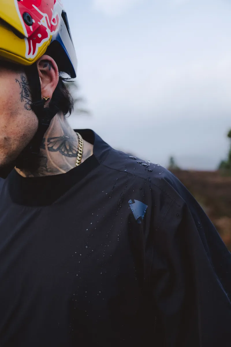 Endura MT500 Burner Waterproof Pullover Black-6