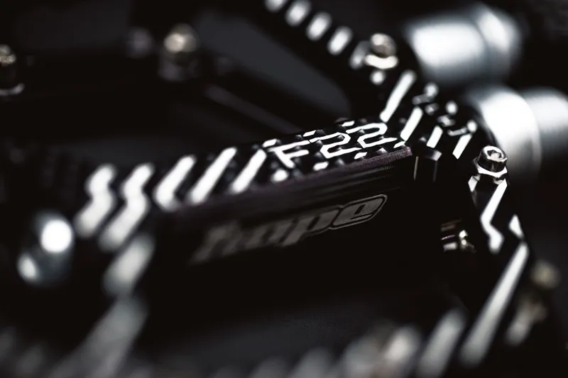 Hope F22 Flat Pedals Red-10