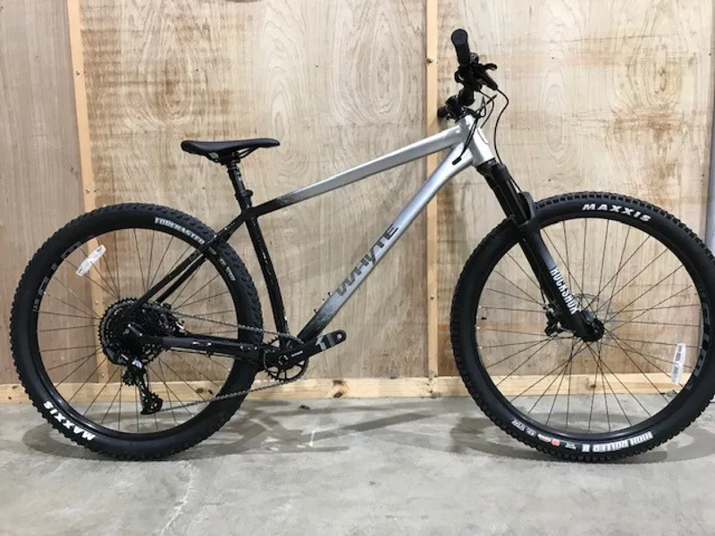 EX DISPLAY Whyte 629 XL Mountain Bike 2024 Gloss Silver/Gloss Black