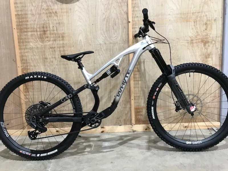 EX DISPLAY Whyte G-180 Works 29 Medium Mountain Bike 2024 Silver/Black