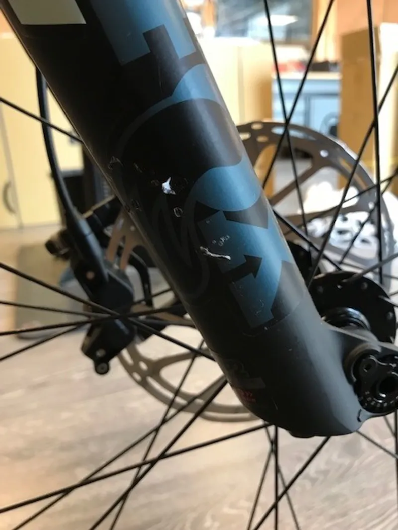 Ex Display Whyte T-140 RS Mountain Bike 2025 Gloss White/Matte Black-3