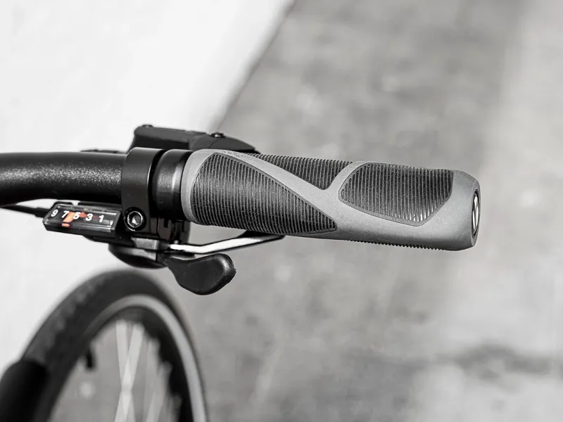 Trek FX 2 Disc Equipped Stagger Hybrid Bike 2023 Grey-3