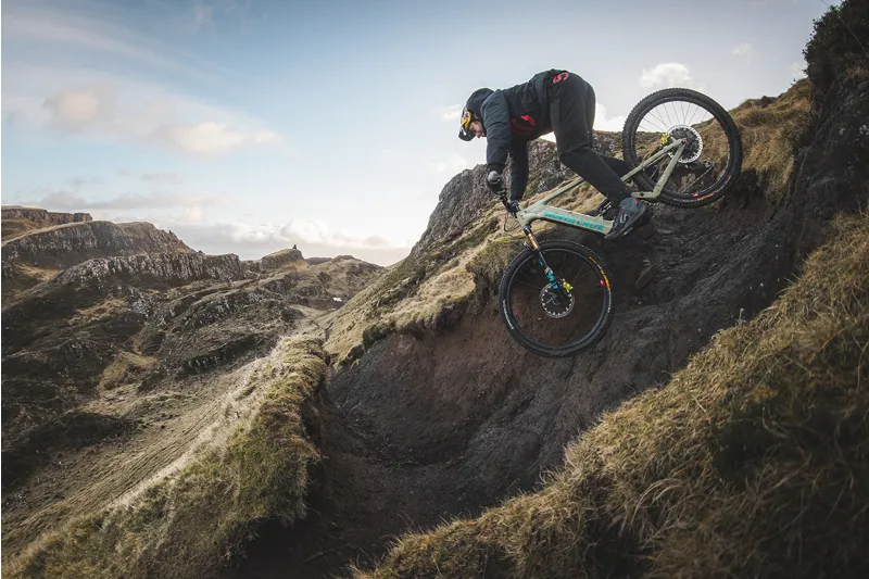 Santa Cruz Heckler CC X01 AXS RSV MX Electric Bike 2023 Avocado -1