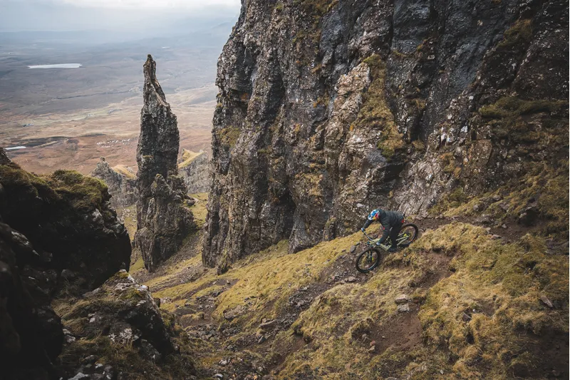 Santa Cruz Heckler CC XO1 AXS RSV 29 Electric Bike 2023 Avocado -2