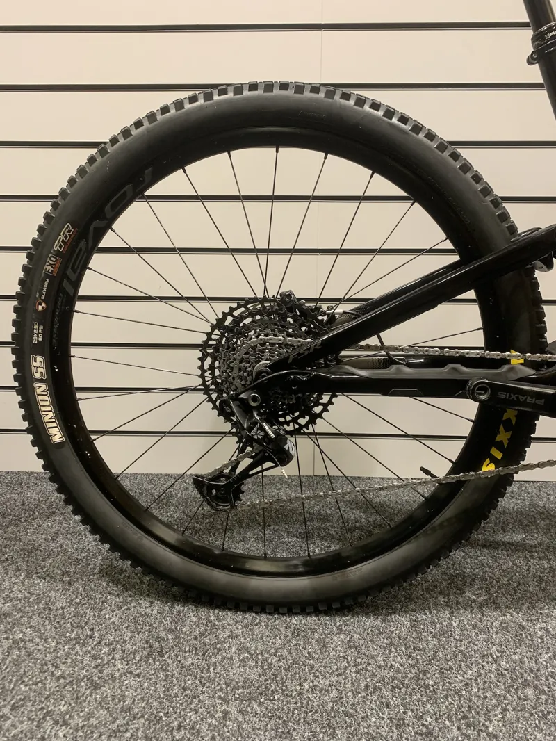 2nd Hand Specialized Levo SL Electric Bike Large 2021 Tarmac Black/gold-2