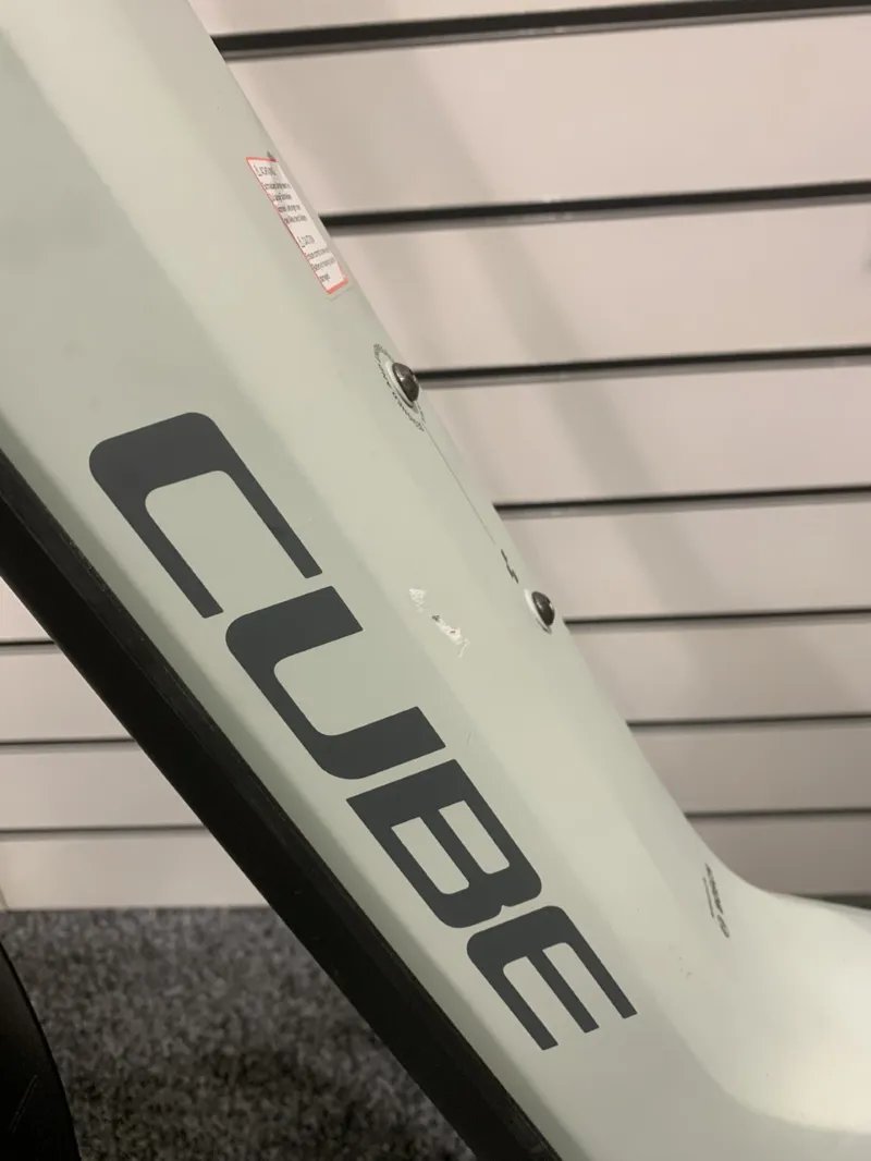 EX Display Cube Touring Hybrid Pro 625 Large Electric Bike 2022 Lunar/Grey-4