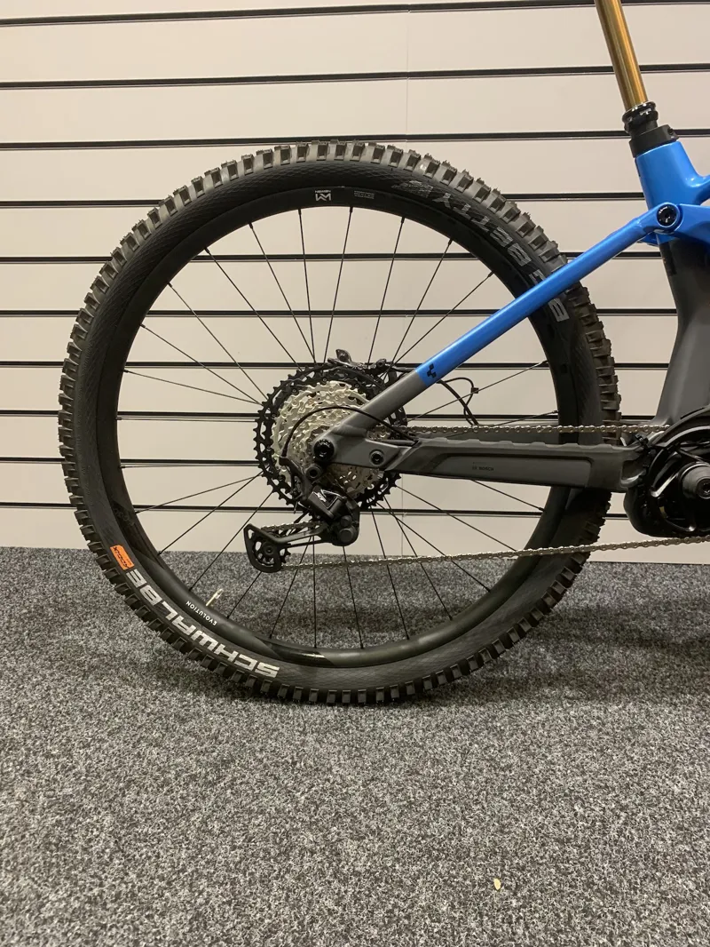 Ex Display Cube Stereo Hybrid 140 HPC 750 Medium Electric Bike 2023 Action Team-2