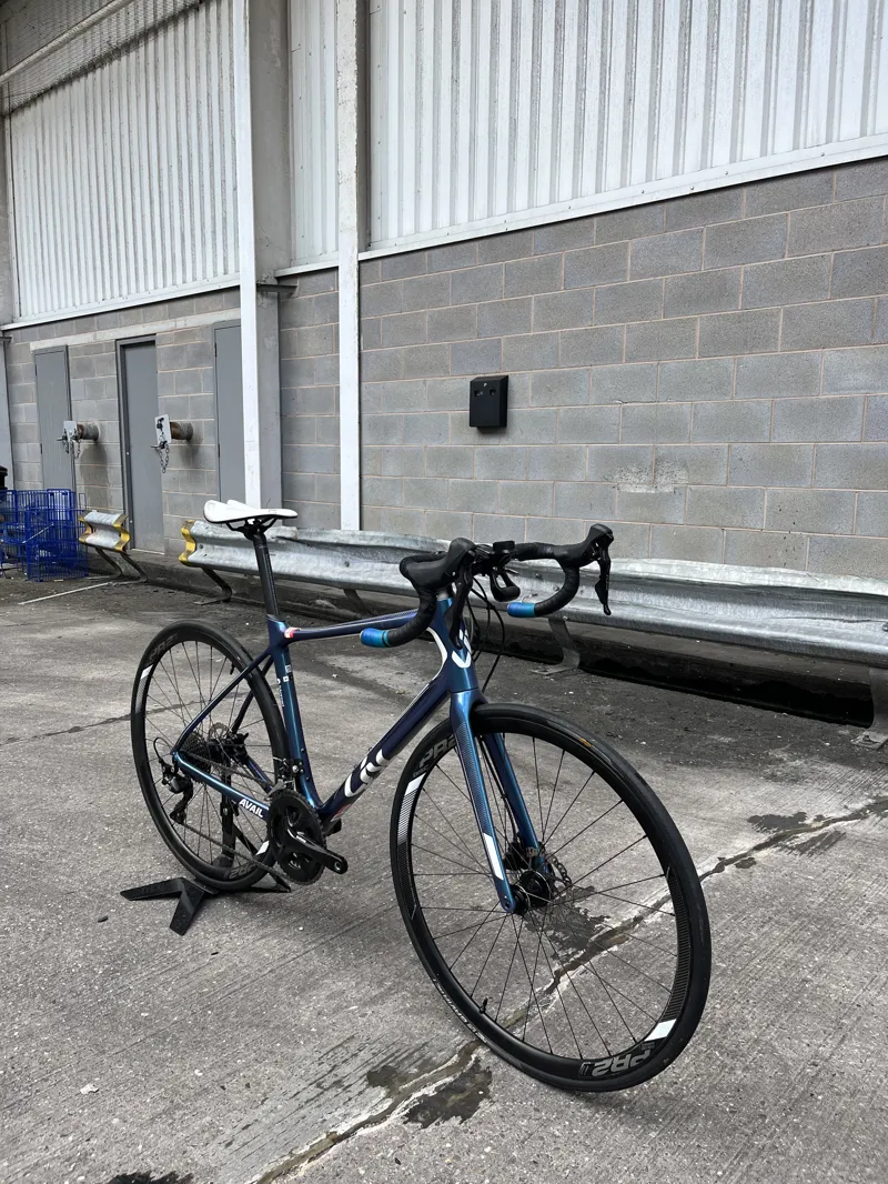 2nd Hand Liv Defy Medium Road Bike 2018 Blue/White-1