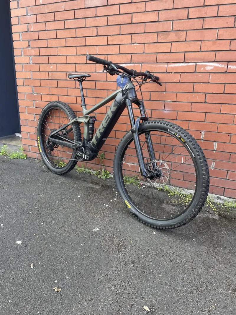 2nd Hand Trek Rail 5 625Wh Medium Electric Bike 2020 Green/Black-1