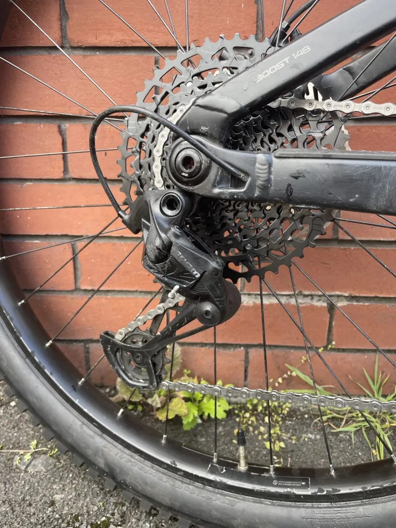 2nd Hand Trek Rail 5 625Wh Medium Electric Bike 2020 Green/Black-4