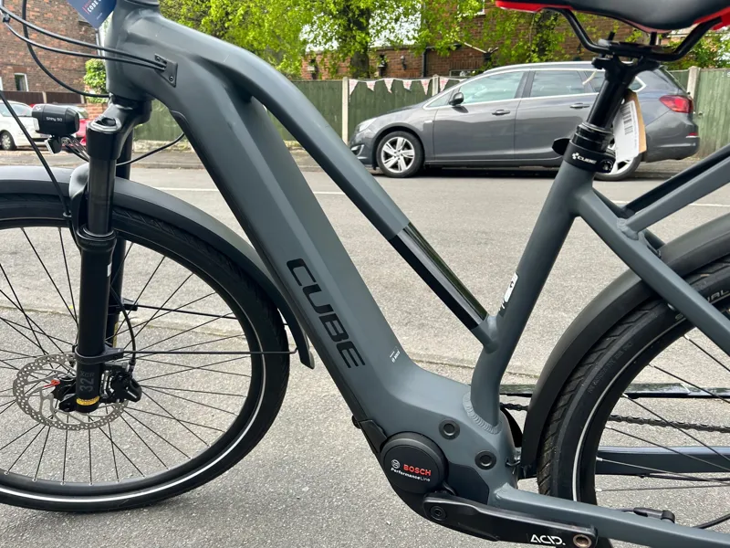 2ndHand Cube Touring Hybrid EXC 500 Trapeze Small 2022 Grey/Red-7