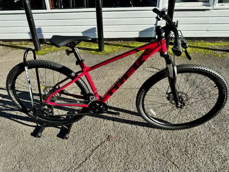 Ex Display Trek Marlin 4 M/L Mountain Bike 2022 Magenta-1
