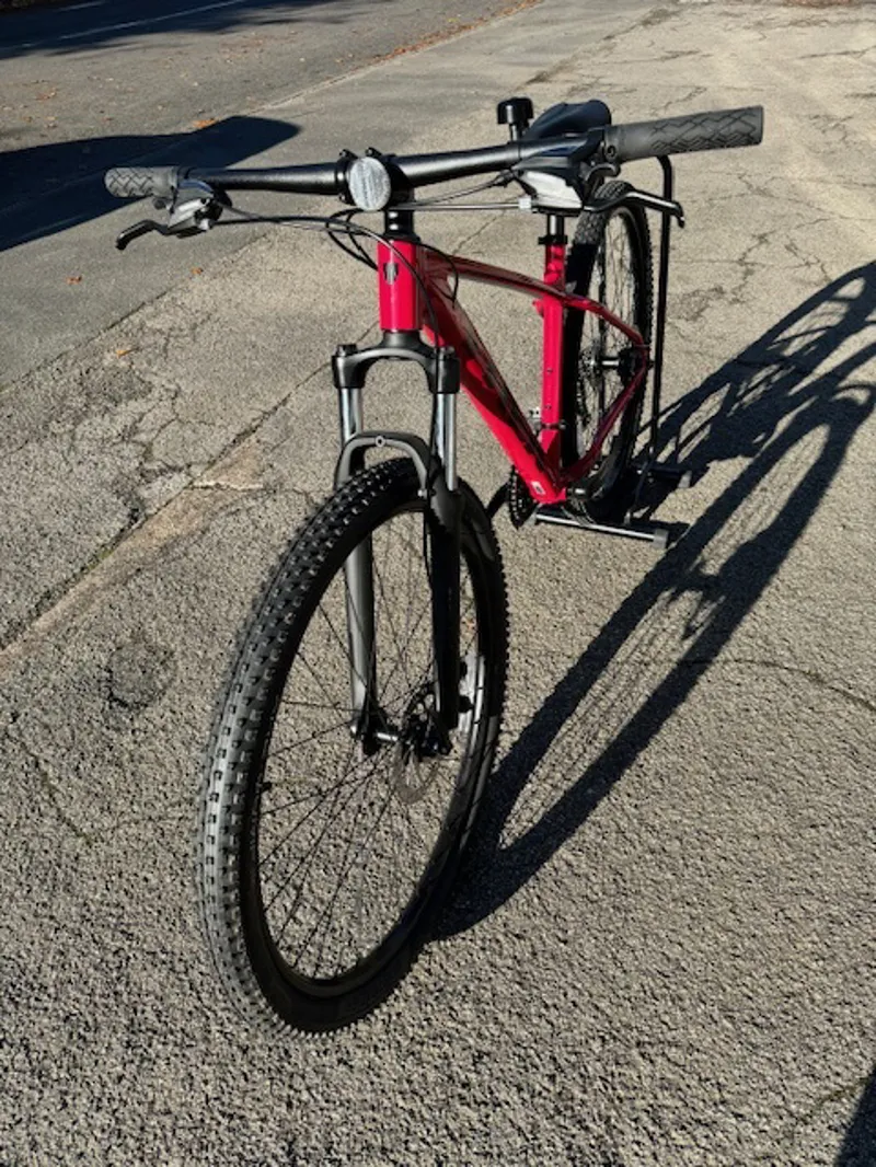 Ex Display Trek Marlin 4 M/L Mountain Bike 2022 Magenta-2