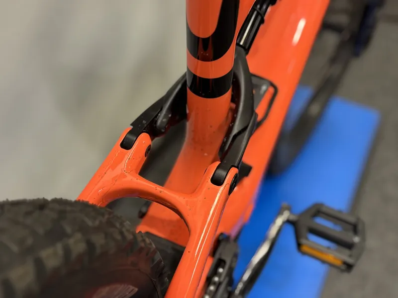 Ex Demo Specialized Levo SL Comp Carbon S5 Electric Bike 2023 Blaze/Black/Silverdust-6