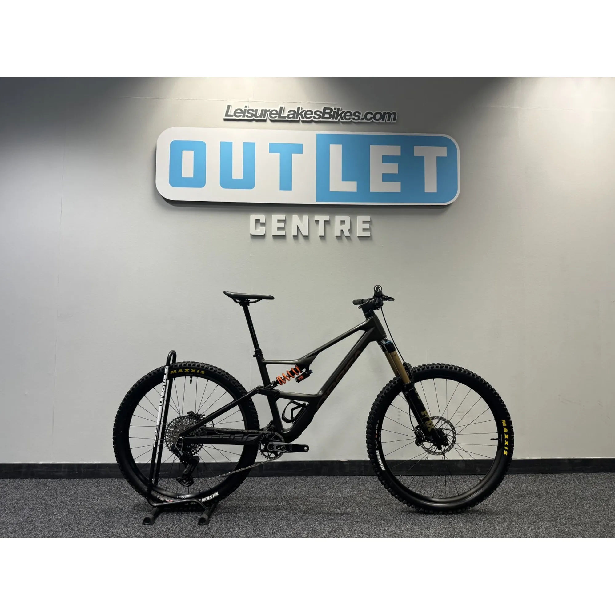 Outlet mountain bike hotsell