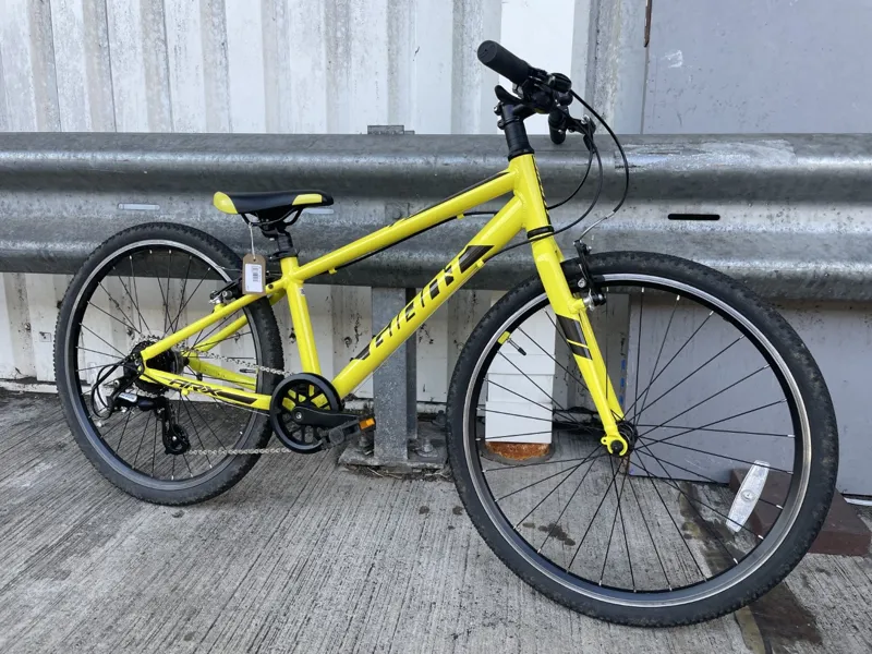 2nd Hand Giant ARX 24in Kids Bike Yellow