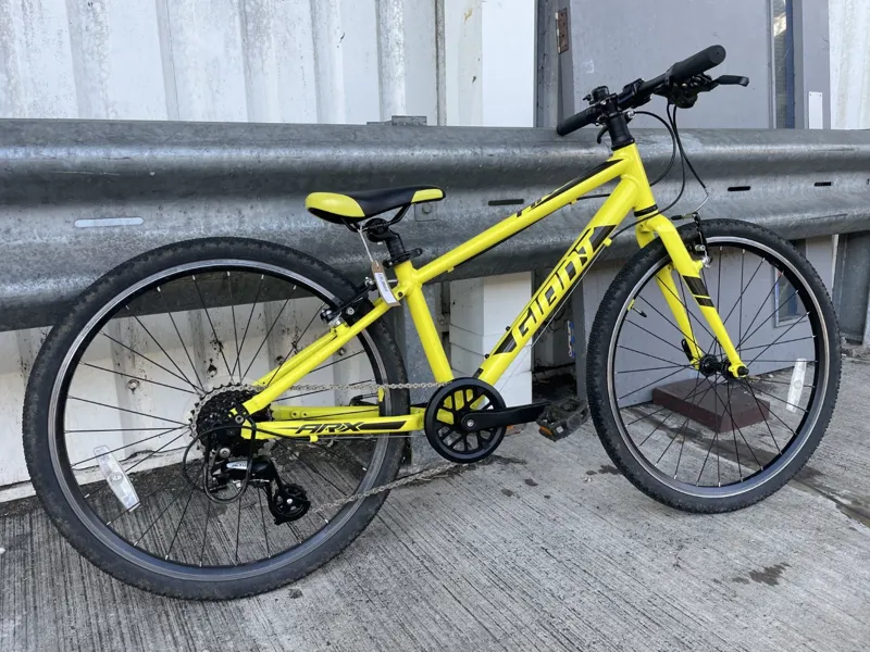 2nd Hand Giant ARX 24in Kids Bike Yellow-1