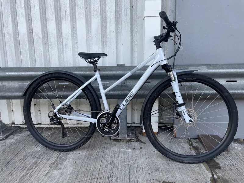 2nd Hand Cube Nature Pro Trapeze XS Hybrid Bike 2023 Frostwhite/Grey