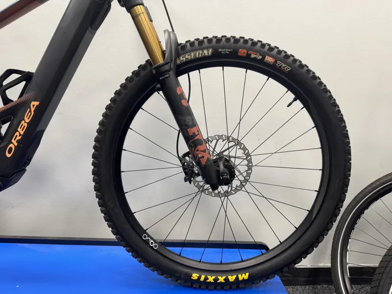 EX DEMO Orbea Wild M-Team Small Electric Bike 2025 Black/Red-2