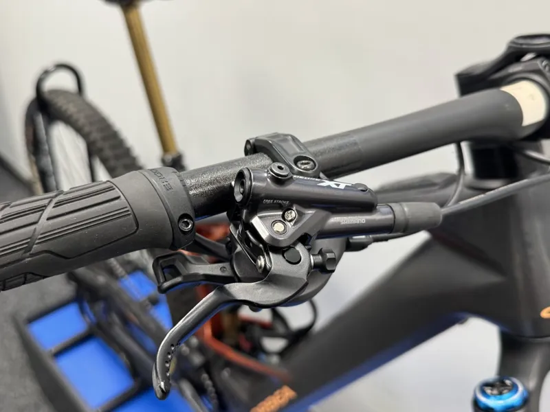 EX DEMO Orbea Wild M-Team Medium Electric Bike 2025 Black/Red-4