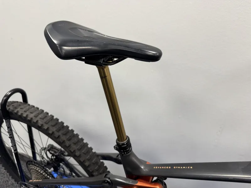 EX DEMO Orbea Wild M-Team Medium Electric Bike 2025 Black/Red-7