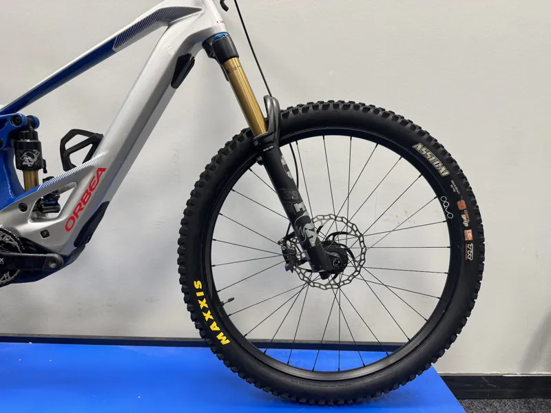 EX DEMO Orbea Wild M-LTD Medium Electric Bike 2025 Custom-1