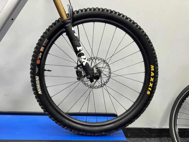 Ex Display Orbea Rise LT M-Team Custom Large Electric Bike 2025 Silver-1