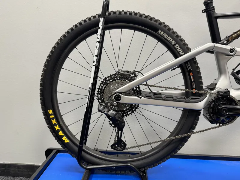 Ex Display Orbea Rise LT M-Team Custom Large Electric Bike 2025 Silver-3