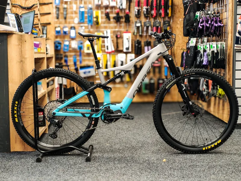 EX DEMO Orbea Rise H30 Medium Electric Bike 2022 Mouse Grey/Sky Blue