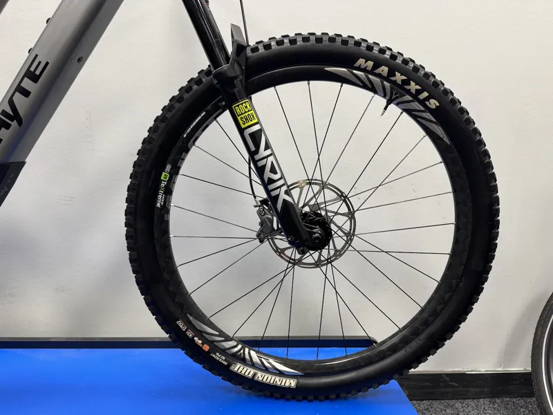 EX DEMO Whyte E-Lyte 150 RSX Large Electric Bike 2024 Gloss Silver/UD Carbon-1