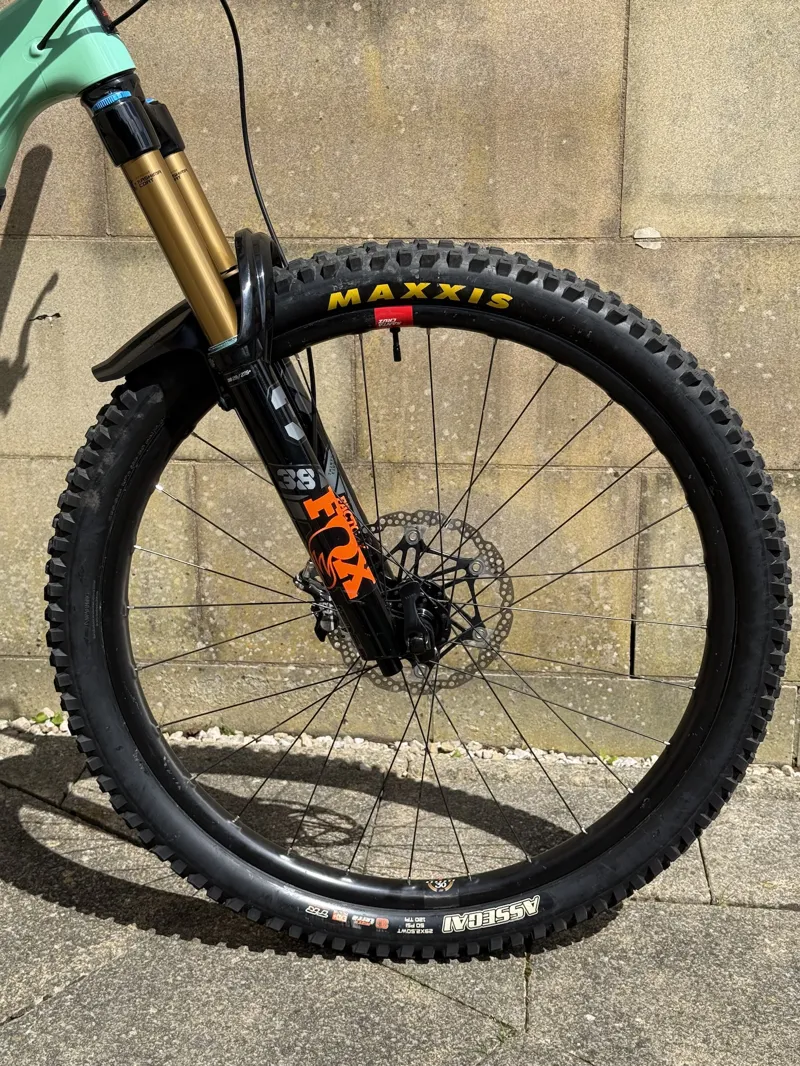 2nd Hand Santa Cruz Megatower CC Custom Medium Mountain Bike 2020 Mint Green-10