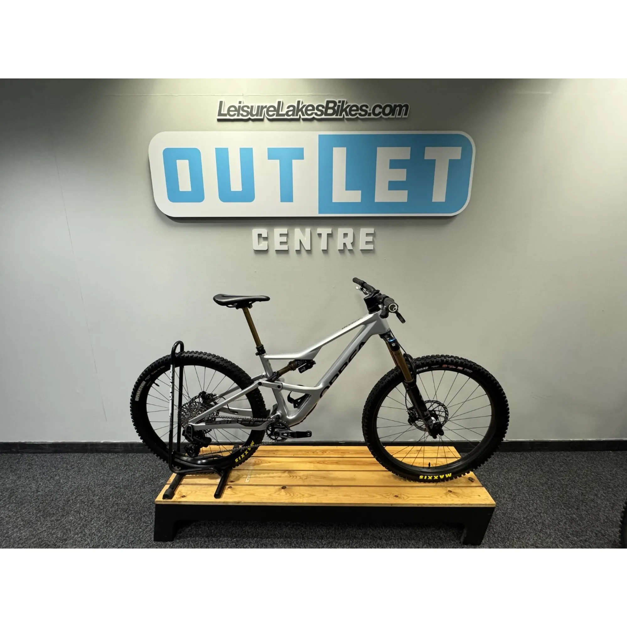 Ex Demo Orbea Occam LT M team Custom Large Mountain Bike 2024 Silver