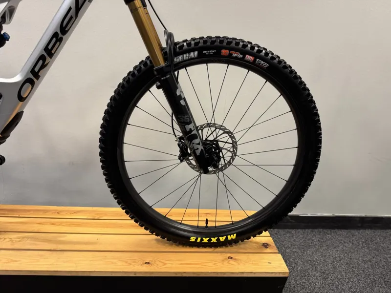 Ex Demo Orbea Occam LT M-team Custom Large Mountain Bike 2024 Silver-5