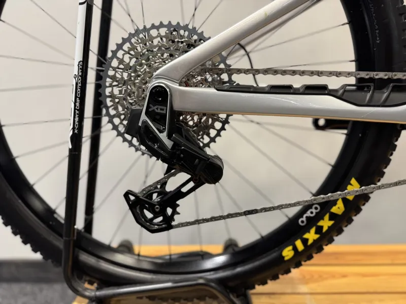 Ex Demo Orbea Occam LT M-team Custom Large Mountain Bike 2024 Silver-6