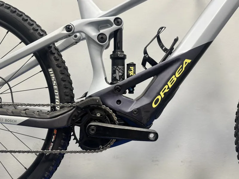 EX DEMO Orbea Wild M10 Large Electric Bike 2023 Halo Silver/Tanzanite Carbon View-2