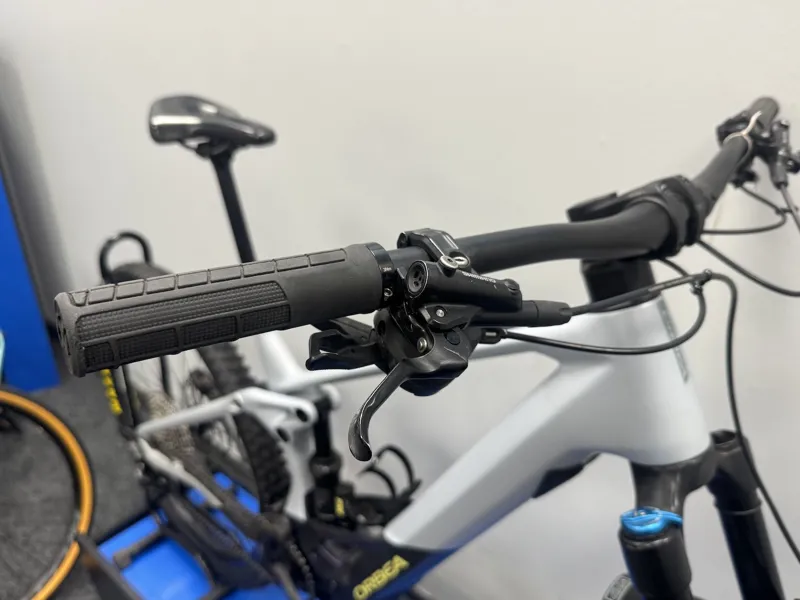 EX DEMO Orbea Wild M10 Large Electric Bike 2023 Halo Silver/Tanzanite Carbon View-5