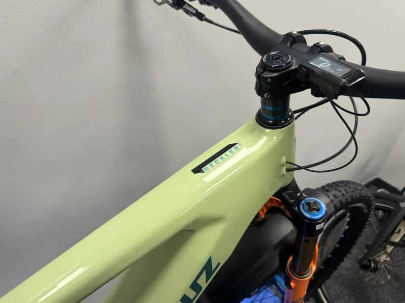 2nd Hand Santa Cruz Heckler C Large Custom Electric Bike Green-4