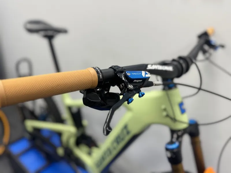 2nd Hand Santa Cruz Heckler C Large Custom Electric Bike Green-5