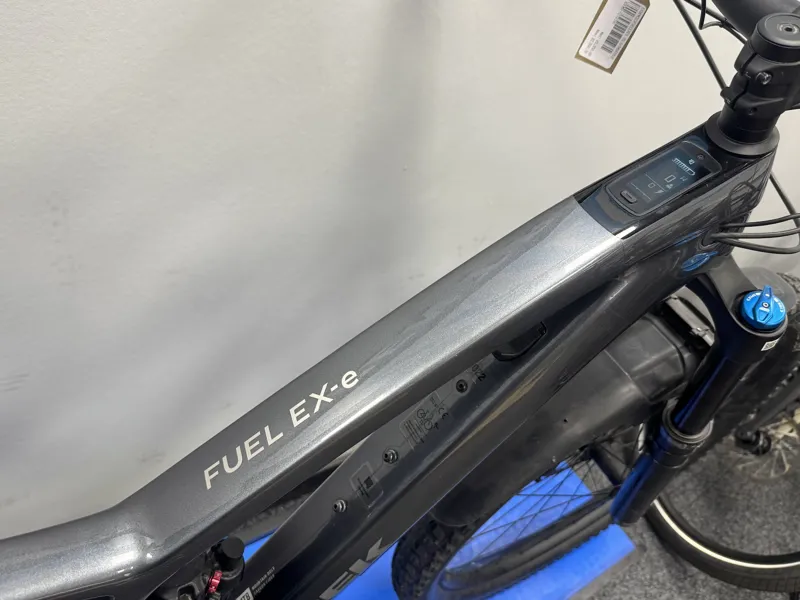 EX DEMO Trek Fuel EXE 9.7 SLX/XT Medium Electric Bike 2023 Matte Galactic Grey to Black Fade-4