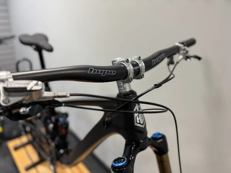 Hope HB916 GX Mullet Fox Custom H2 Mountain Bike 2023 Carbon/Silver-4