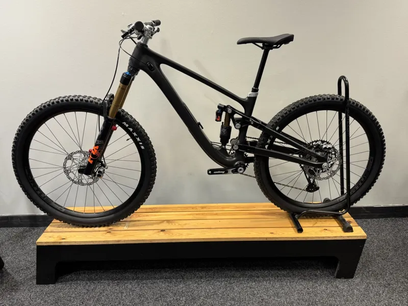 Hope HB916 GX Mullet Fox Custom H2 Mountain Bike 2023 Carbon/Silver-1