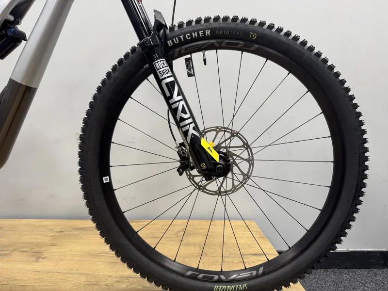 Ex Display Specialized Stumpjumper EVO Elite S2 Mountain Bike 2024 Gloss Silver Dust/Black Tint-1