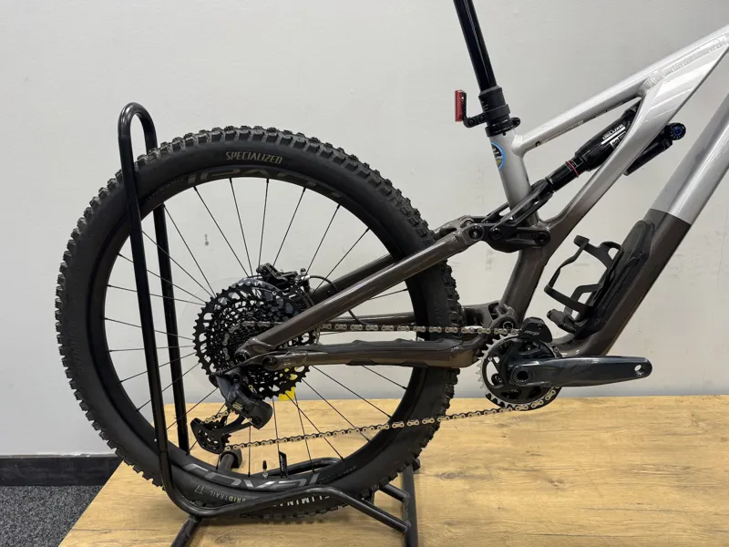 Ex Display Specialized Stumpjumper EVO Elite S2 Mountain Bike 2024 Gloss Silver Dust/Black Tint-3
