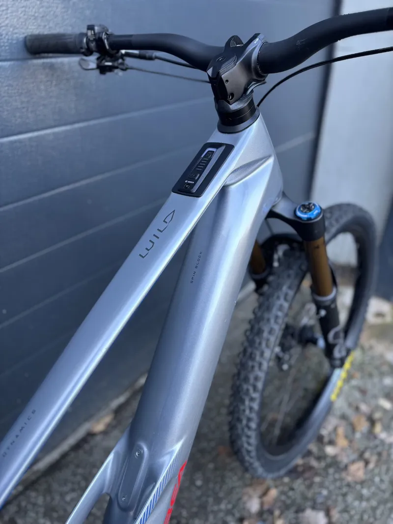 Ex Demo Orbea Wild M-LTD XL Electric Bike 2025 Custom Silver/Blue-3