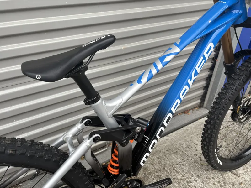 EX DEMO Mondraker Summum RR Mullet Medium Downhill Bike 2025 Carrera Blue-2