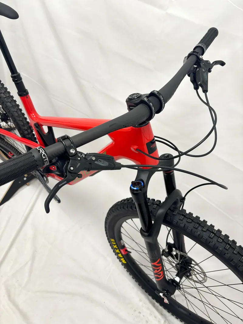 Custom SantaCruz 5010 CC Large Mountain Bike 2023 Gloss Red-1